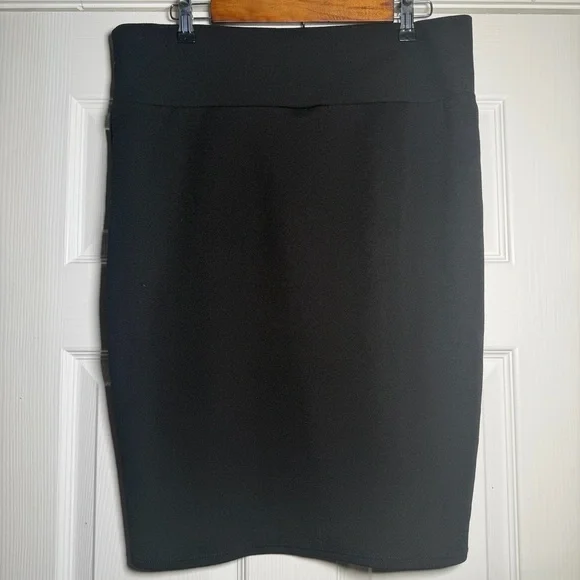 LuLaRoe Classic Black Pencil Skirt - Picture 2 of 4